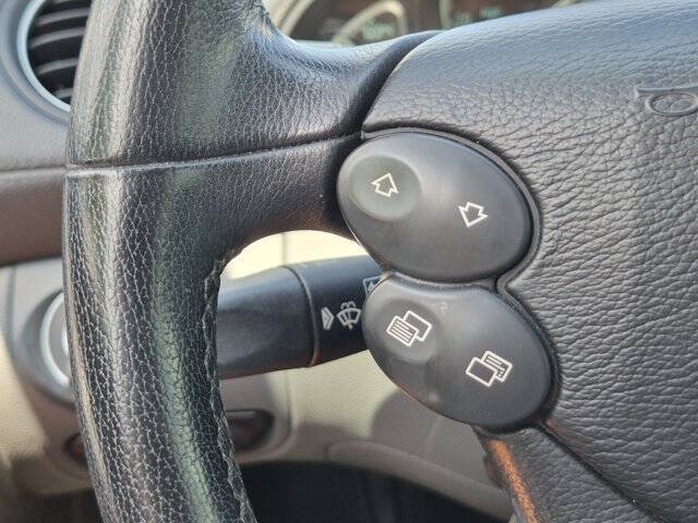 Used 2005 Mercedes-Benz SL 500 image 18