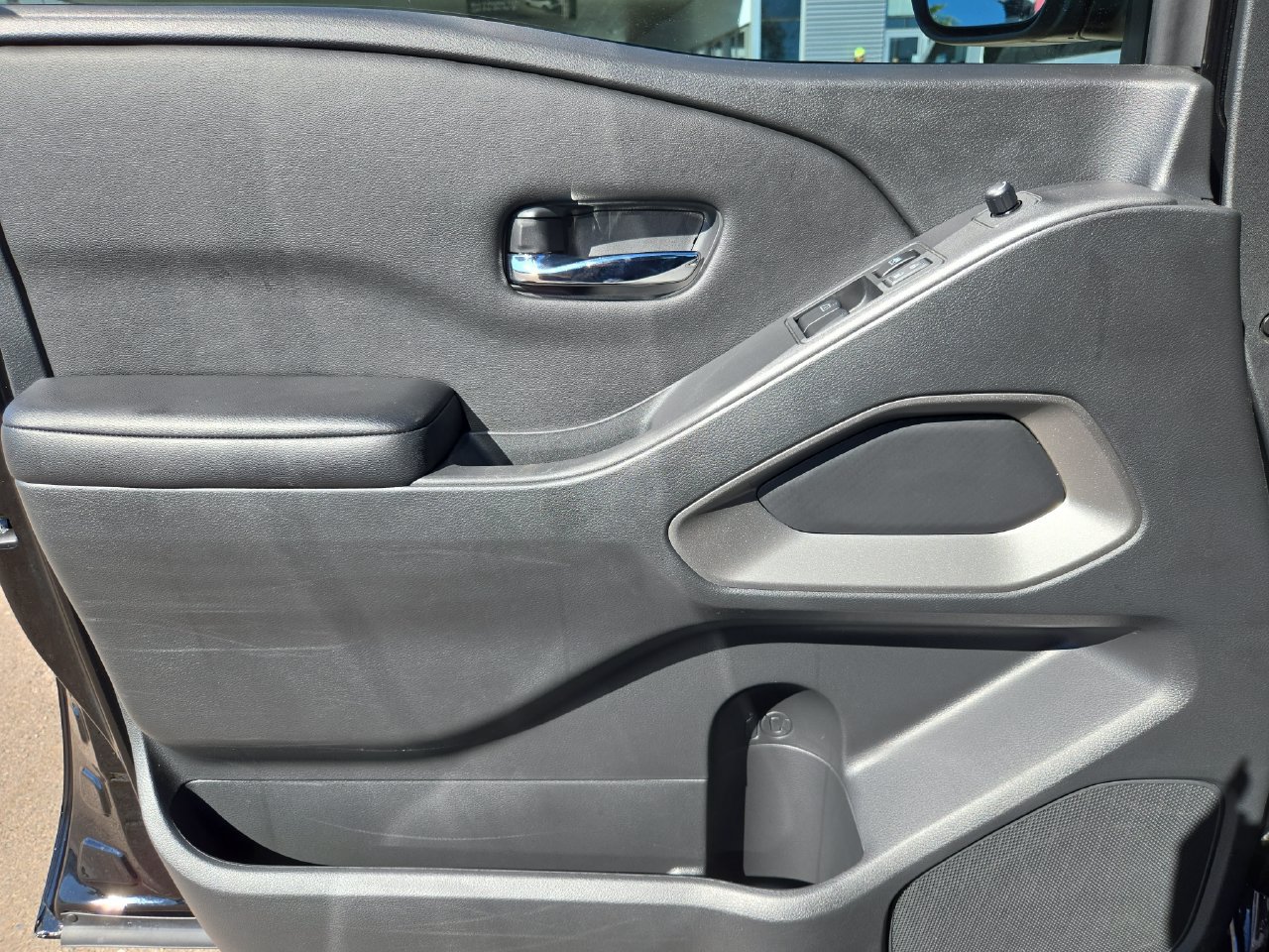 Certified 2025 Nissan Frontier SV RWD image 26