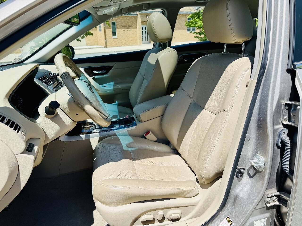 Used 2013 Nissan Altima 2.5 SL w/ Technology Pkg FWD image 11