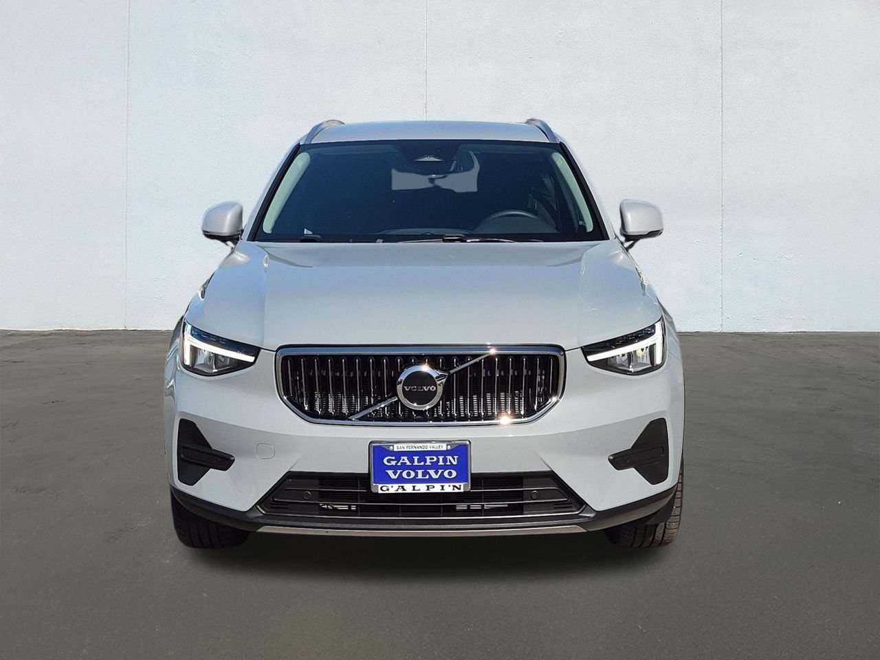 Certified 2024 Volvo XC40 B5 Core w/ Protection Package Premier AWD/4WD image 2