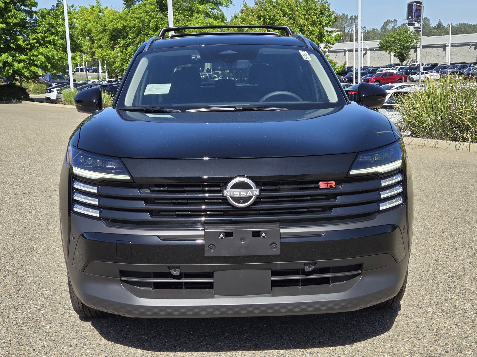 New 2026 Nissan Kicks SR w/ Illumination Package AWD/4WD image 2