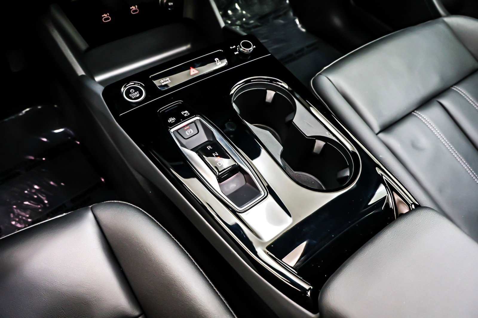 Used 2025 Audi Q6 e-tron Premium w/ Convenience Package image 7