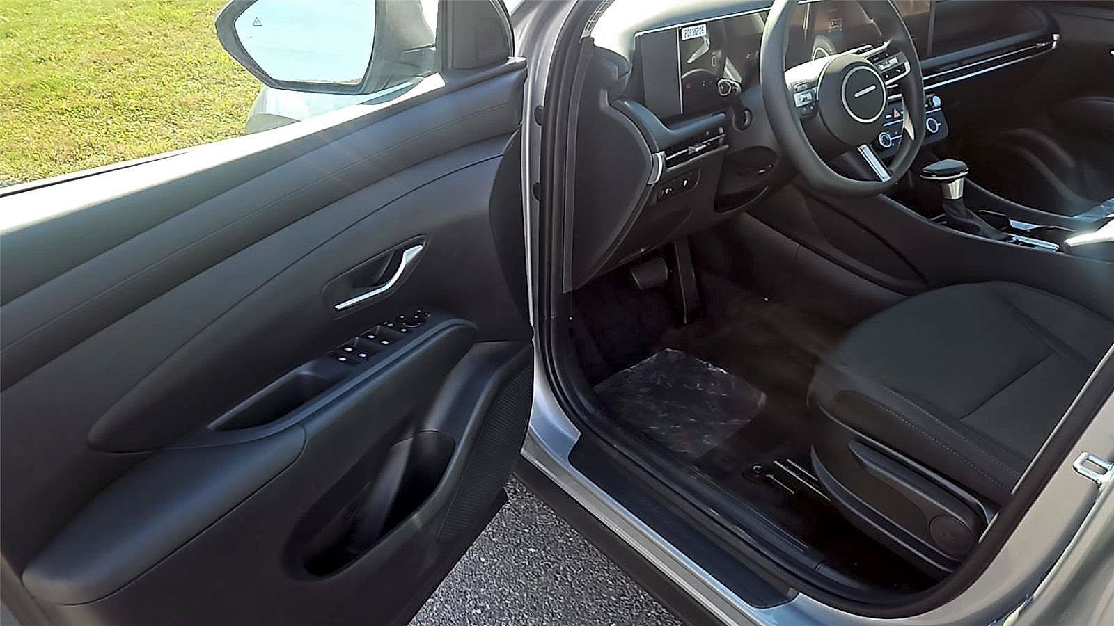 New 2026 Hyundai Tucson SE AWD/4WD image 9