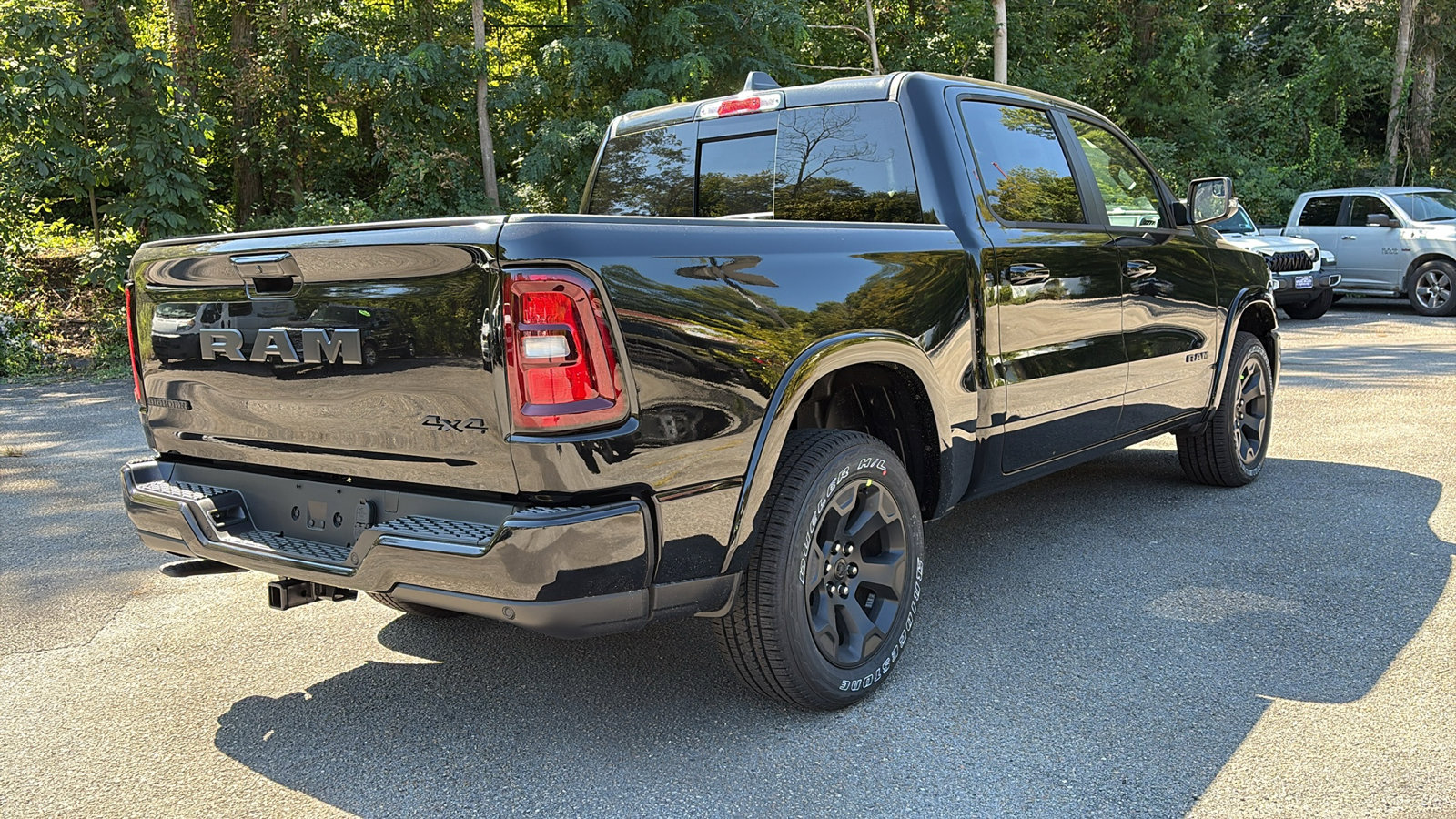 New 2025 RAM 1500 4x4 Crew Cab image 4