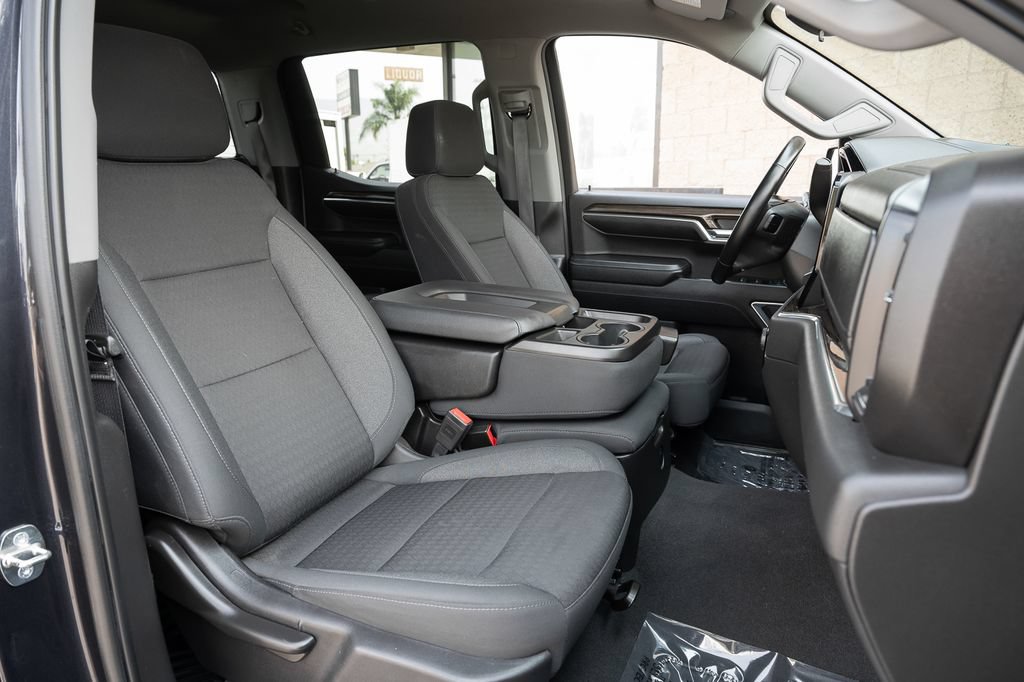 Used 2024 Chevrolet Silverado 1500 LT AWD/4WD image 43