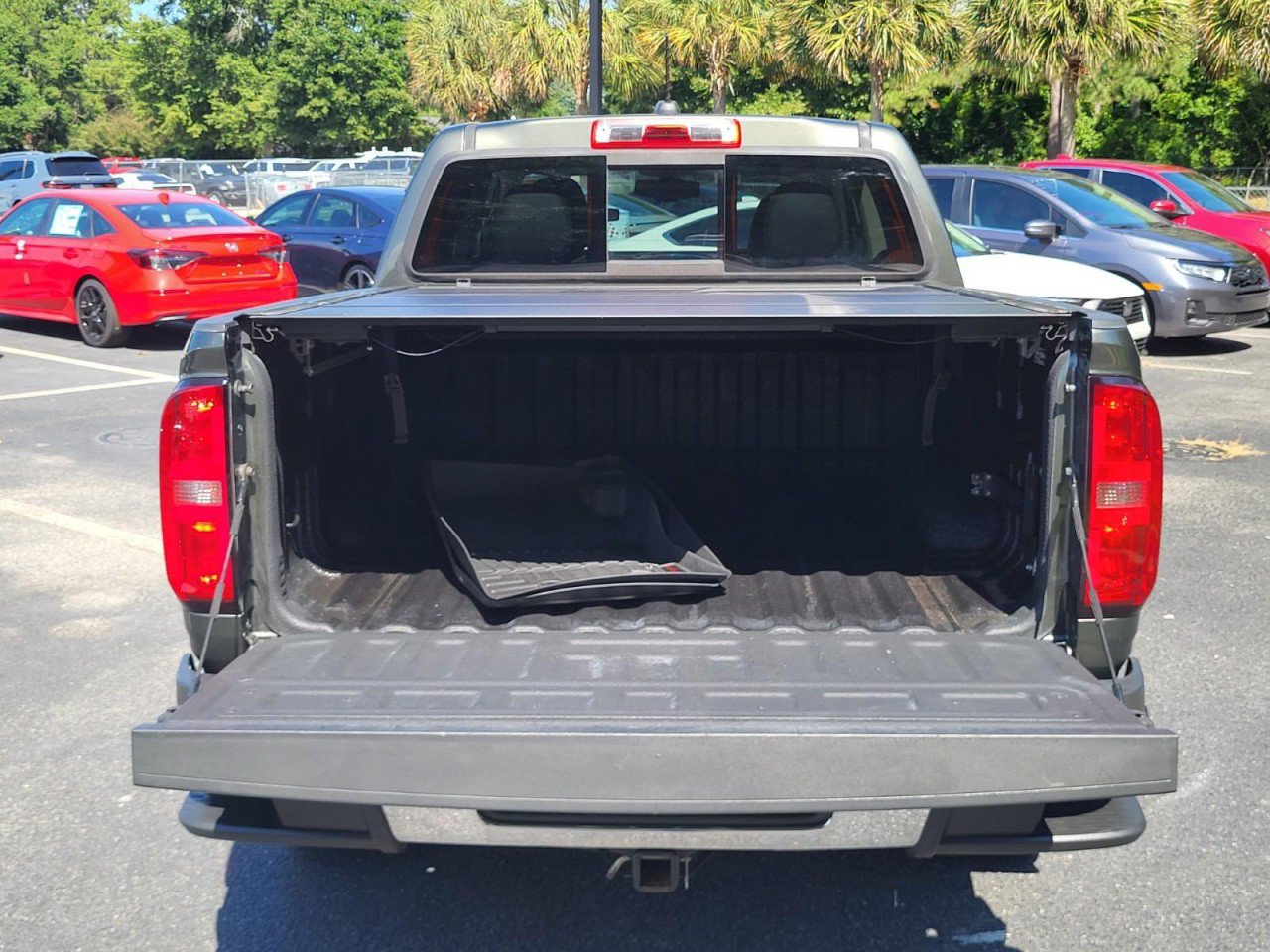 Used 2018 Chevrolet Colorado LT w/ Luxury Package, Chrome RWD image 4