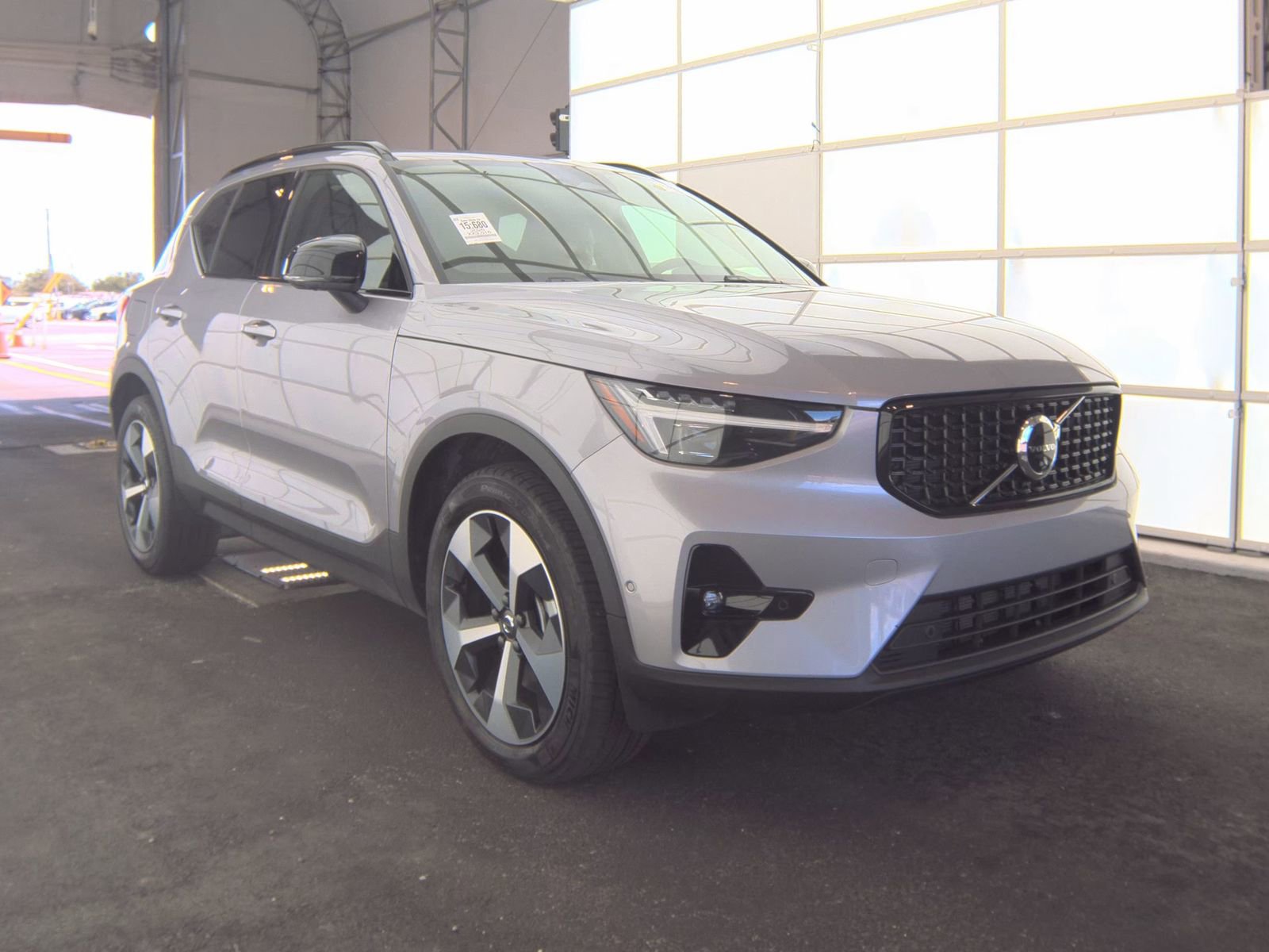 Used 2026 Volvo XC40 B5 Plus AWD/4WD image 2