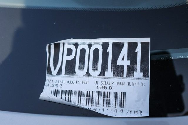 Used 2023 Volvo XC60 B5 Ultimate w/ Climate Package image 27
