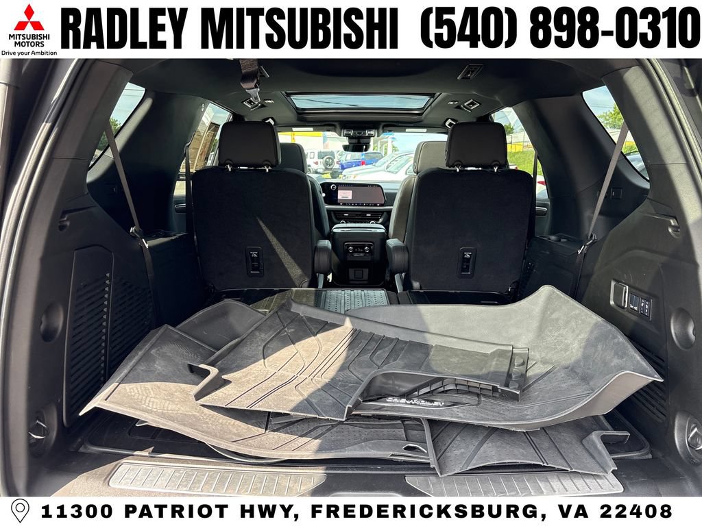 Used 2025 Chevrolet Tahoe High Country w/ Sun And Tow Package AWD/4WD image 15