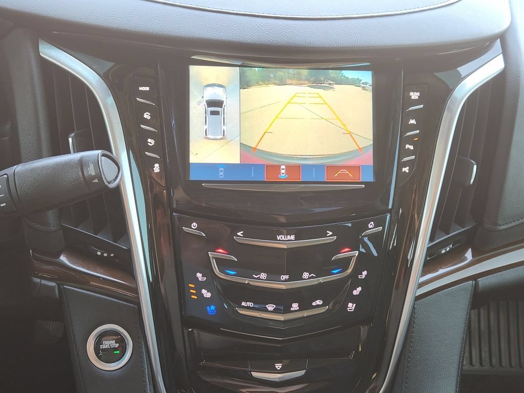 Used 2020 Cadillac Escalade Luxury w/ Escalade Sport Edition AWD/4WD image 22