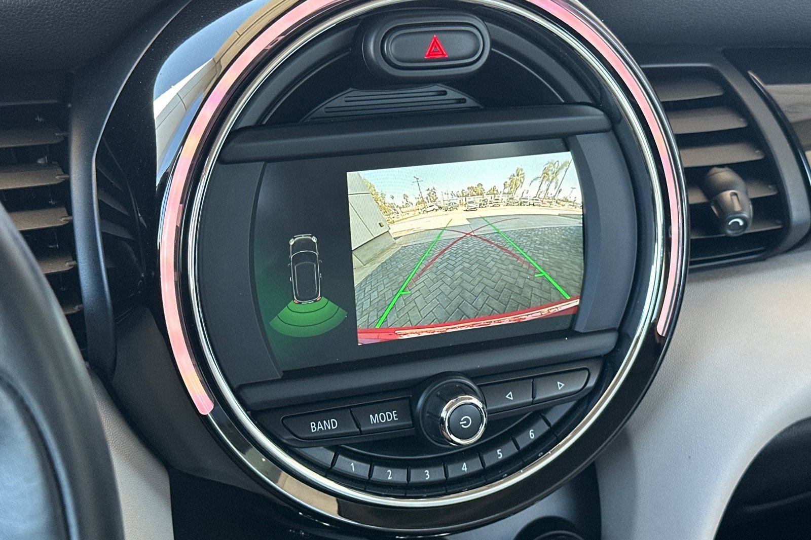 Used 2019 MINI Cooper 2-Door Hardtop w/ Signature Upholstery Package image 17