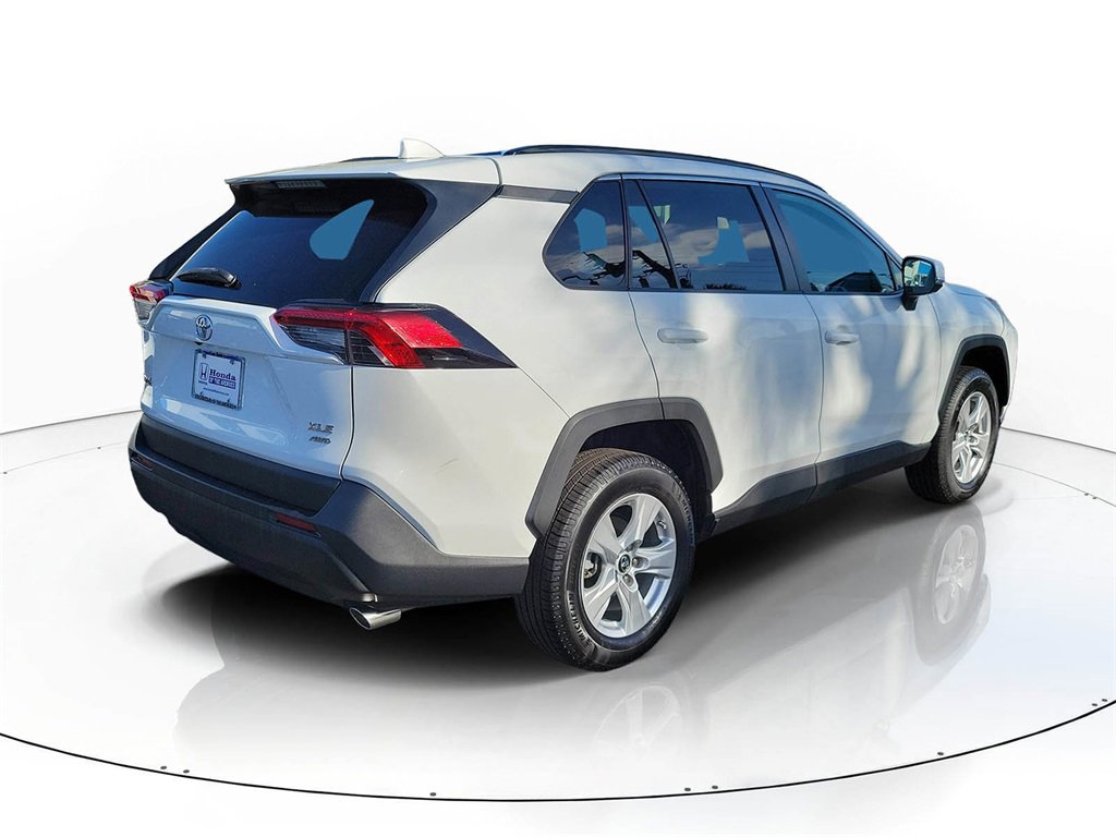 Used 2019 Toyota RAV4 XLE image 4