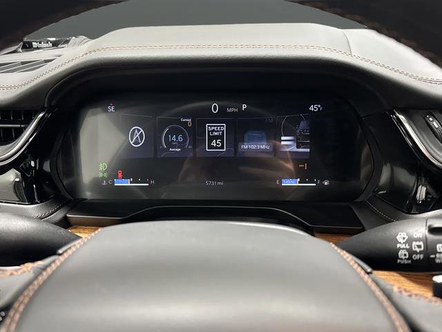 Used 2025 Jeep Grand Cherokee Summit w/ Obsidian Package image 18