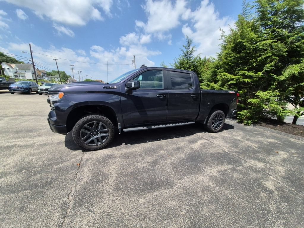 Used 2024 Chevrolet Silverado 1500 LT Trail Boss w/ LT Trail Boss Premium Package AWD/4WD image 4