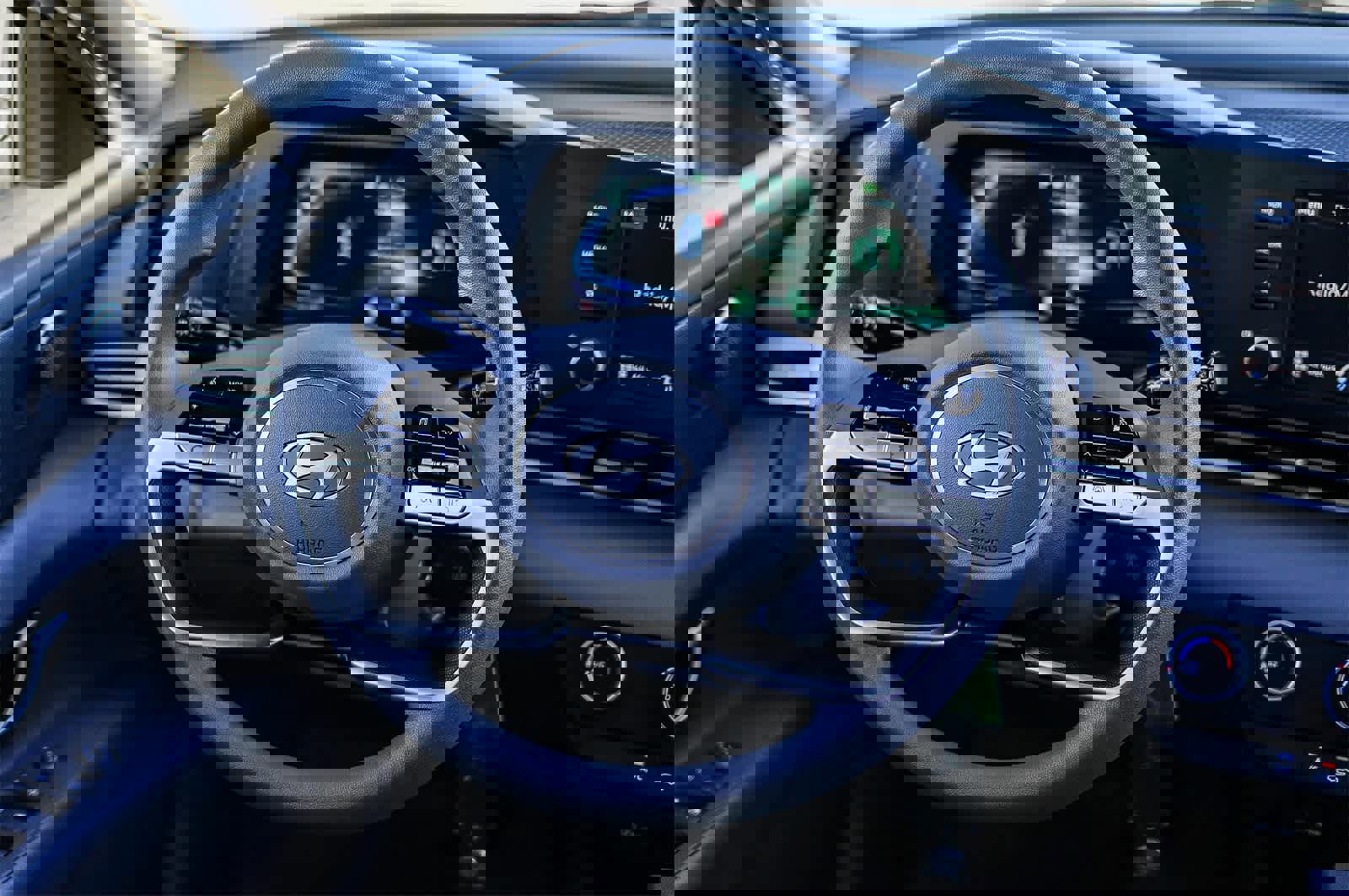 New 2025 Hyundai Elantra SE w/ Cargo Package image 18