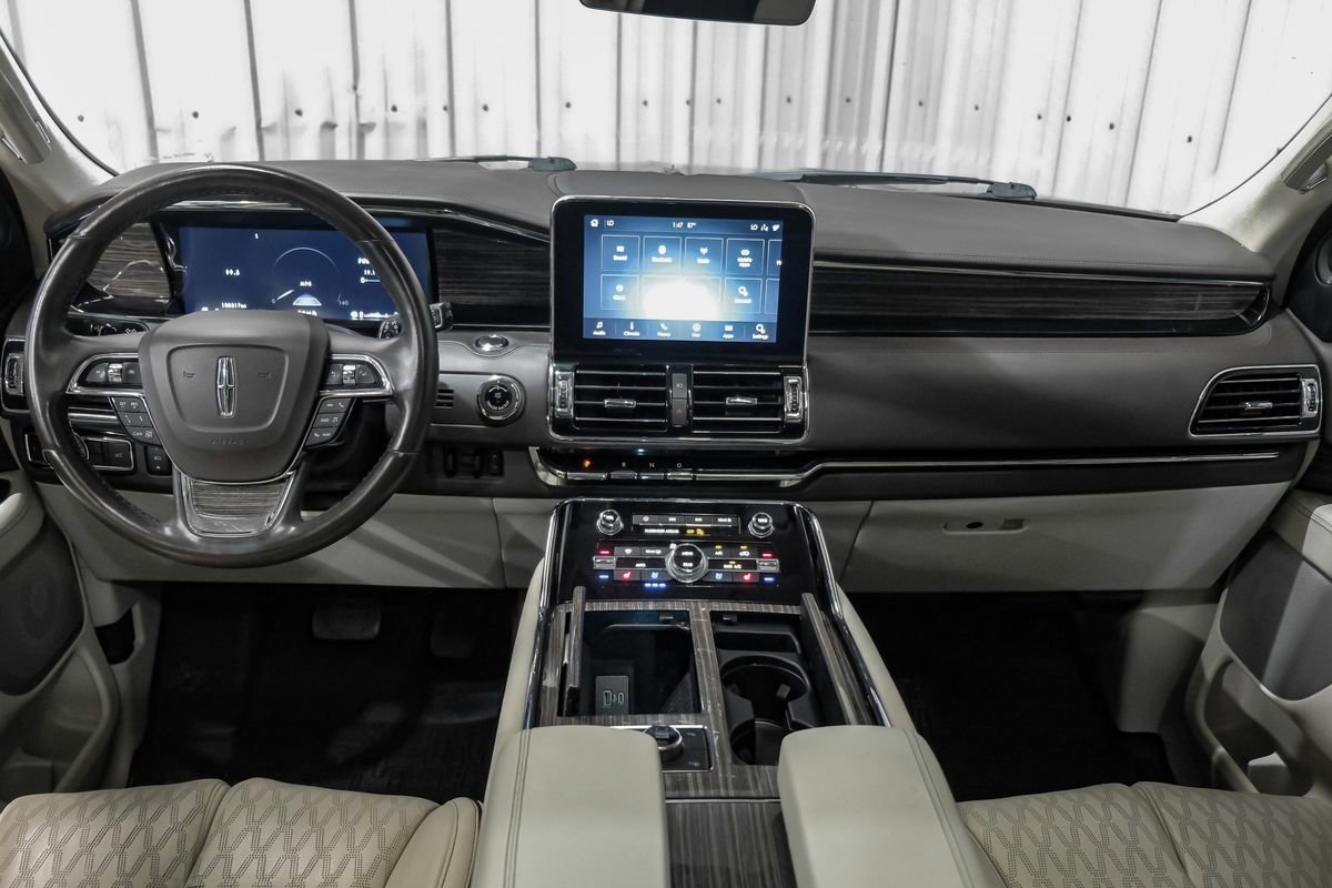 Used 2020 Lincoln Navigator Black Label w/ Cargo Convenience Package AWD/4WD image 13