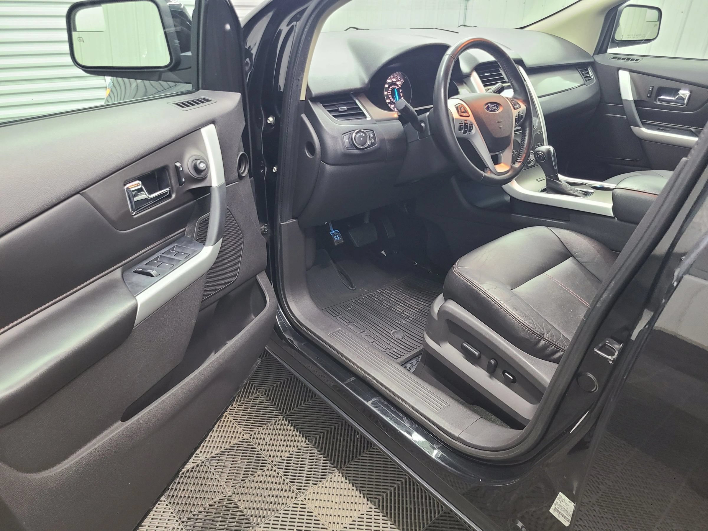 Used 2011 Ford Edge SEL w/ 202A Rapid Spec Order Code FWD image 20