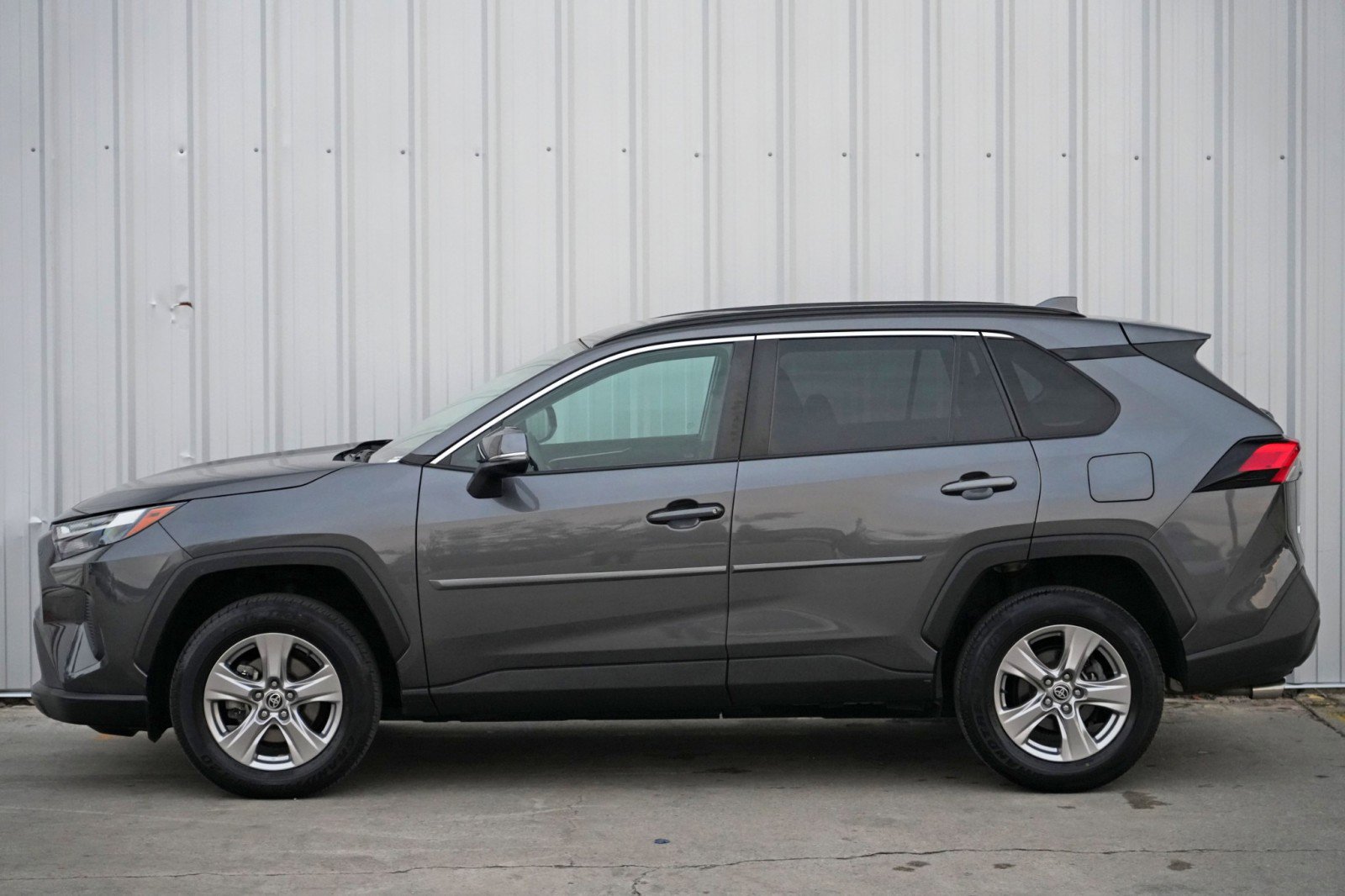 Used 2022 Toyota RAV4 XLE image 43