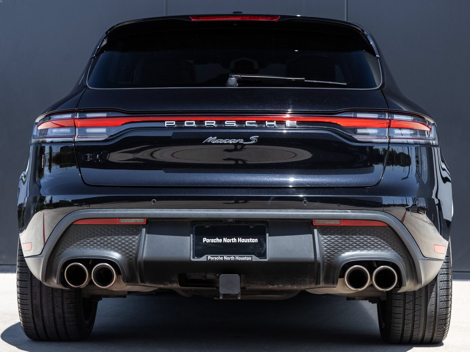 Certified 2024 Porsche Macan S AWD/4WD image 10