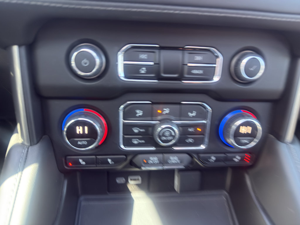 Used 2023 Chevrolet Tahoe LT w/ Luxury Package AWD/4WD image 19