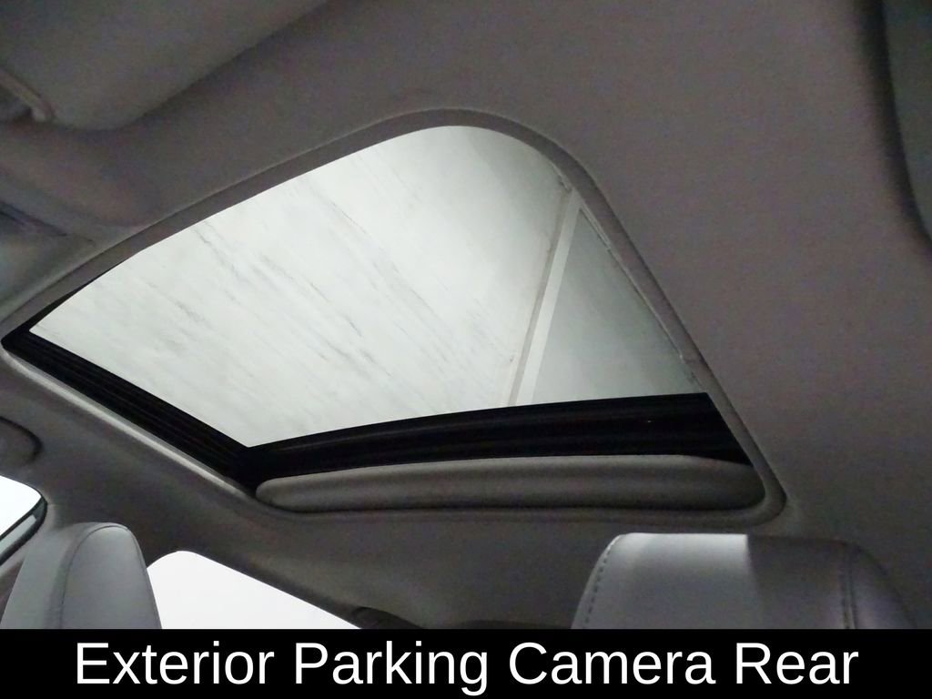 Used 2021 Toyota RAV4 XLE Premium image 10