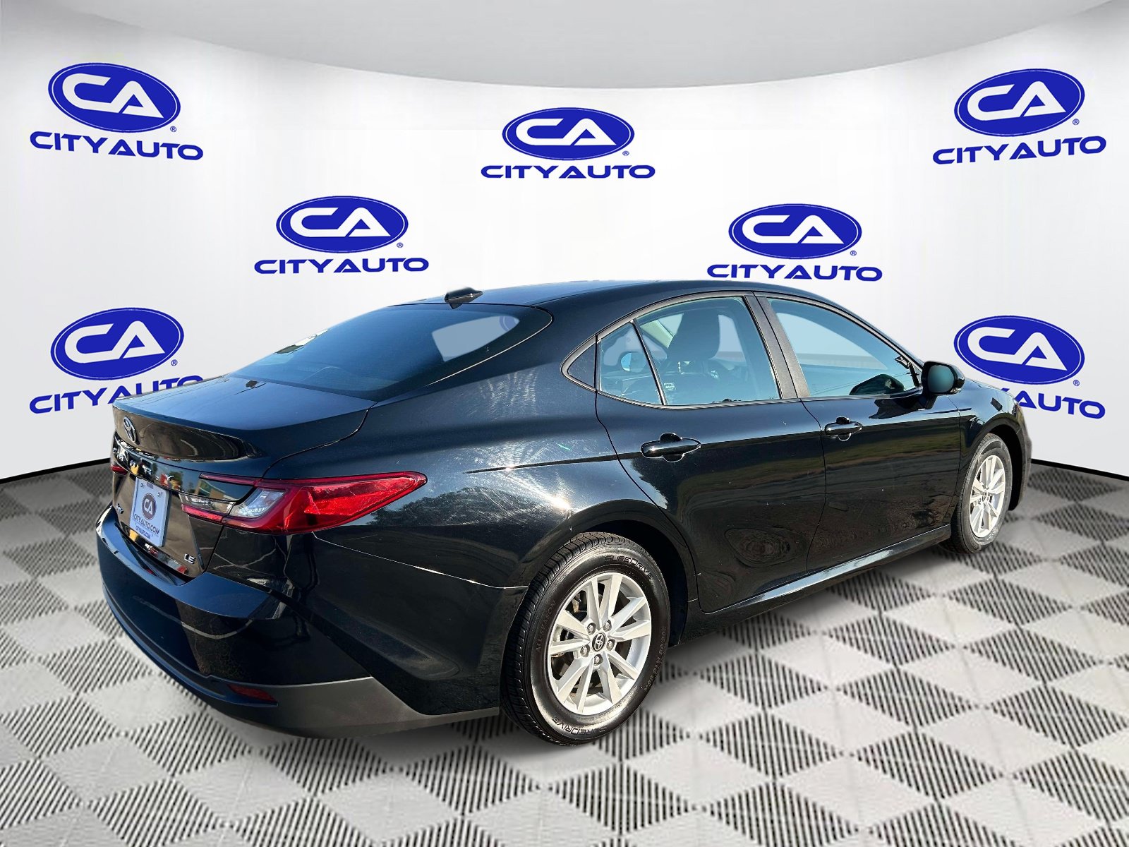 Used 2025 Toyota Camry LE FWD image 3