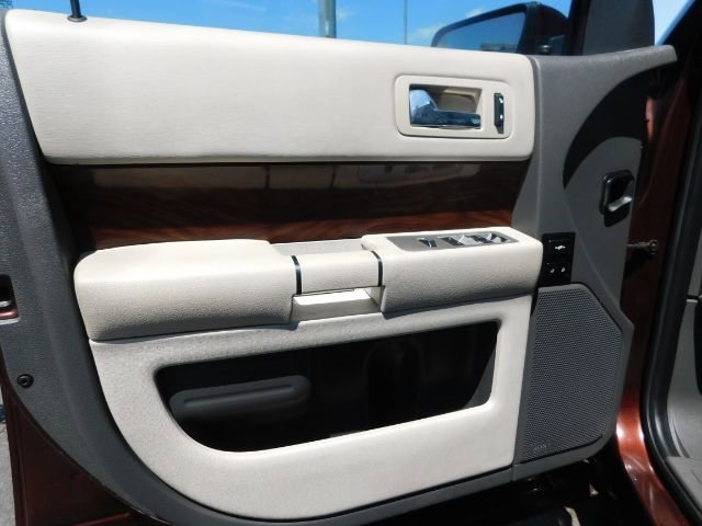 Used 2010 Ford Flex SEL image 11