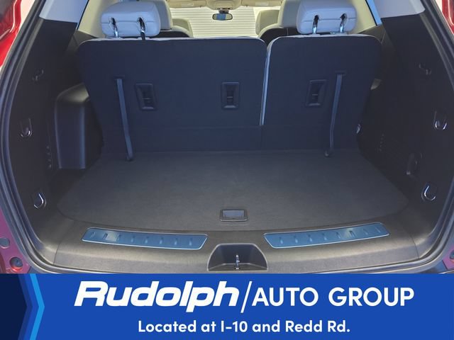 Used 2024 Buick Enclave Essence w/ Experience Buick Package FWD image 30