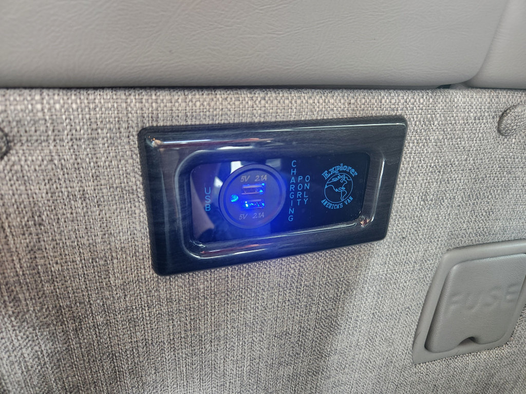 Used 2023 Chevrolet Express 2500 RWD image 56