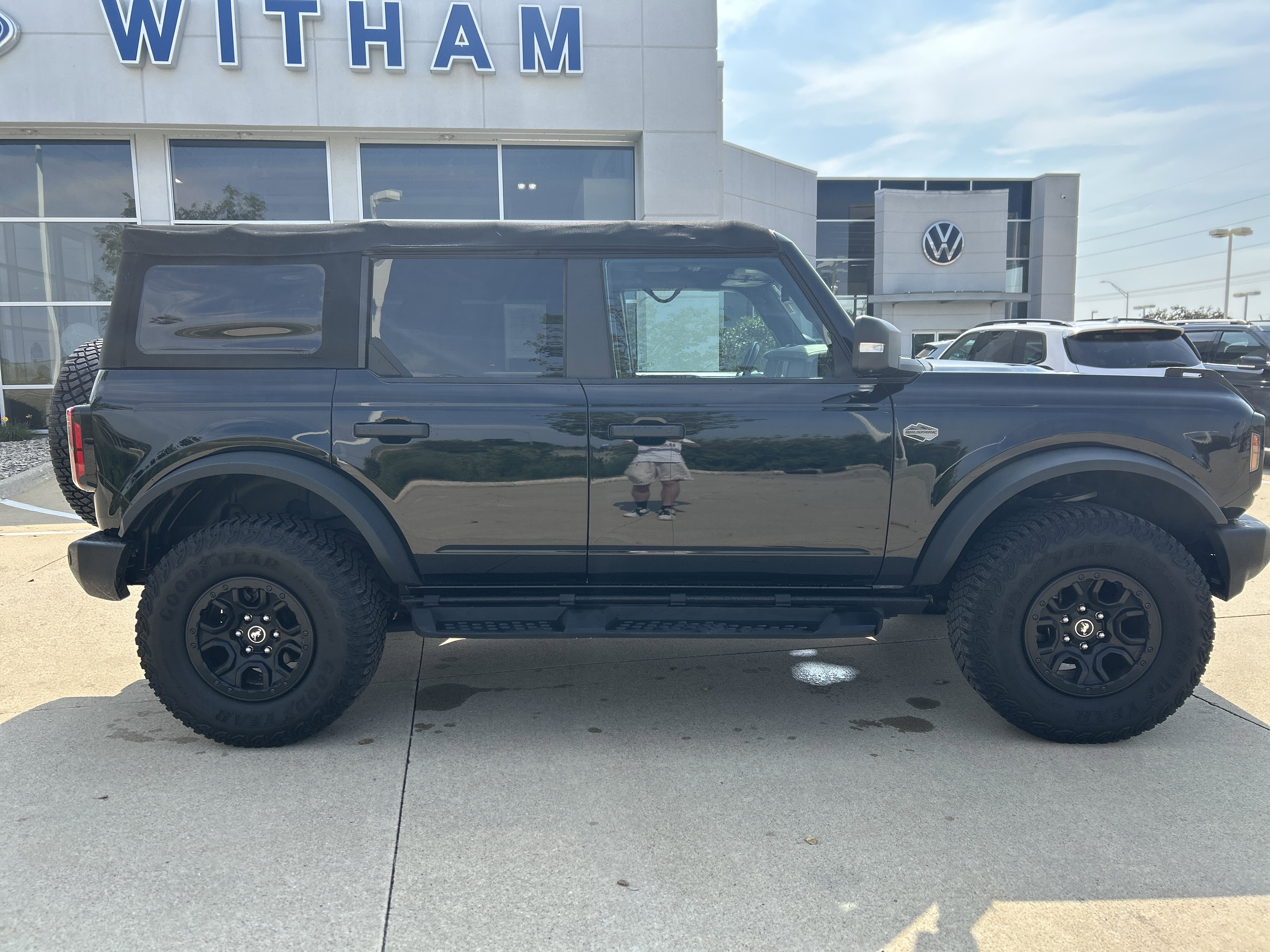 Used 2022 Ford Bronco Wildtrak image 3