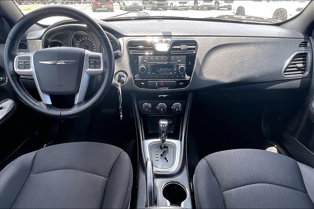 Used 2013 Chrysler 200 Touring w/ S Exterior Appearance Pkg FWD image 7