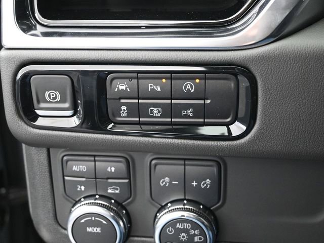 Used 2025 GMC Yukon XL Elevation image 38