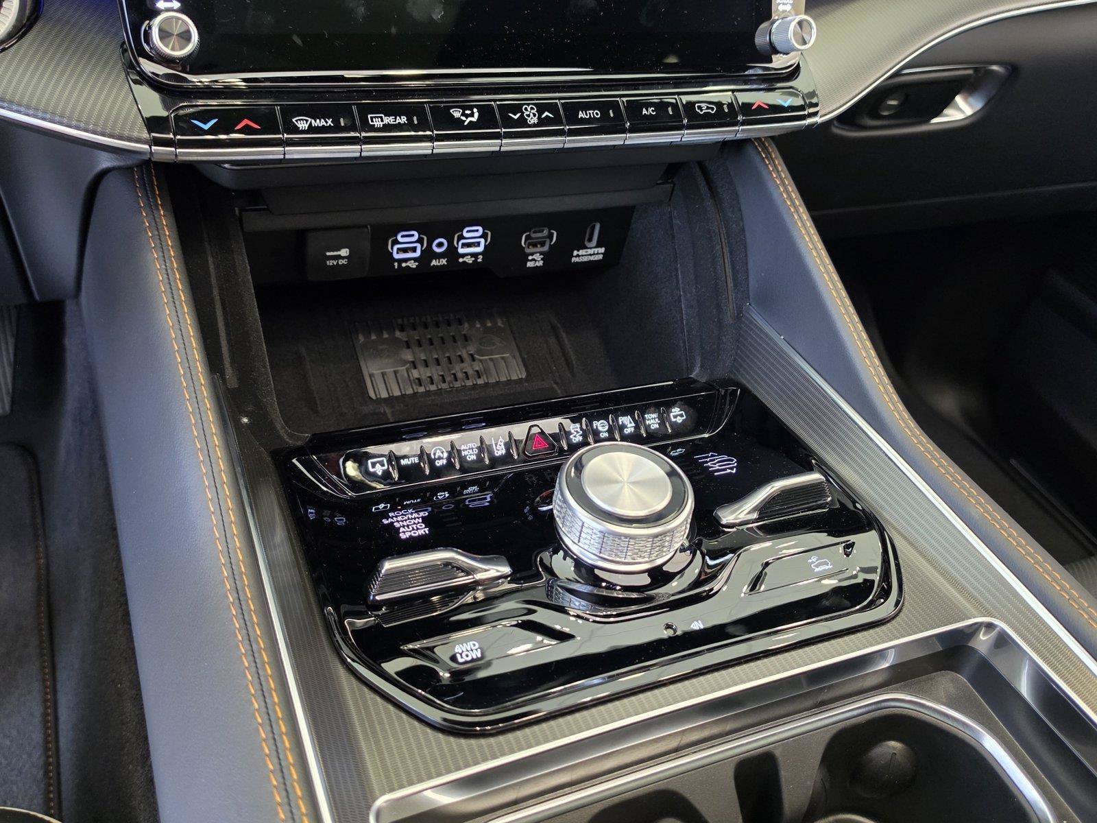 New 2026 Jeep Grand Wagoneer L Summit AWD/4WD image 24