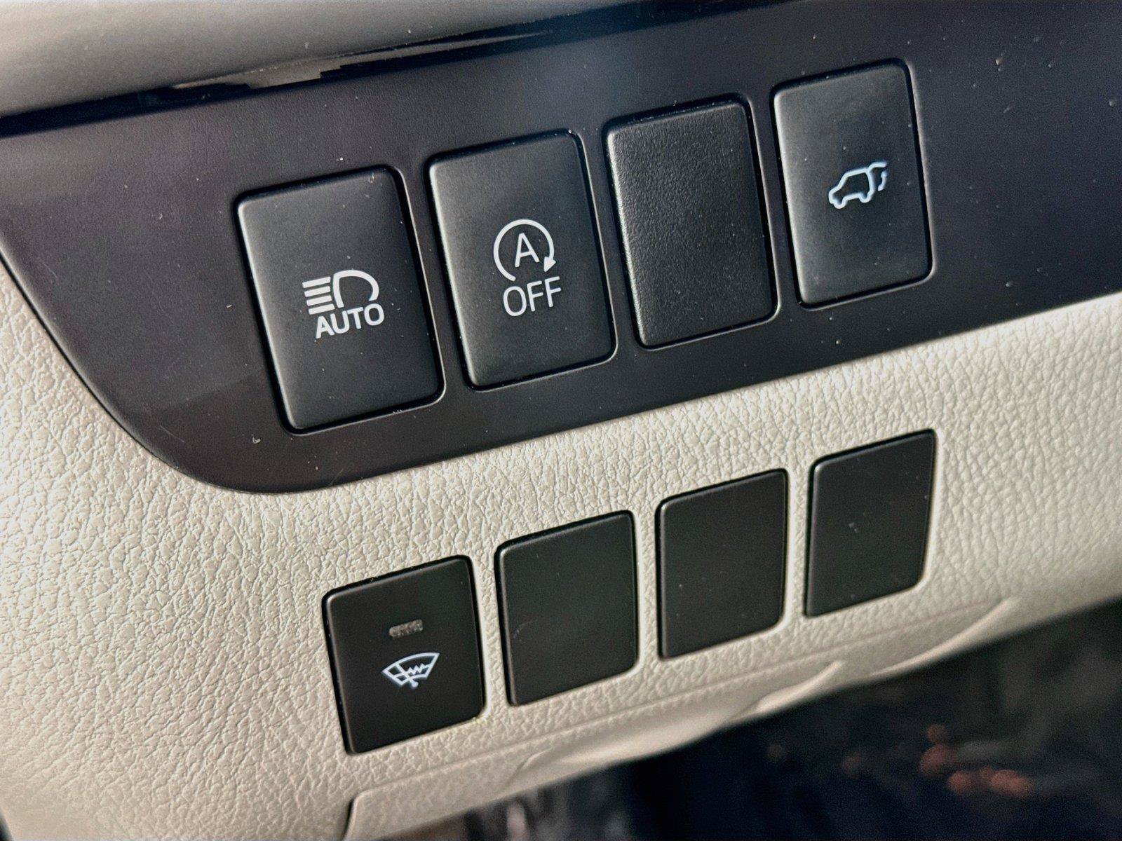 Used 2017 Toyota Highlander XLE AWD/4WD image 14