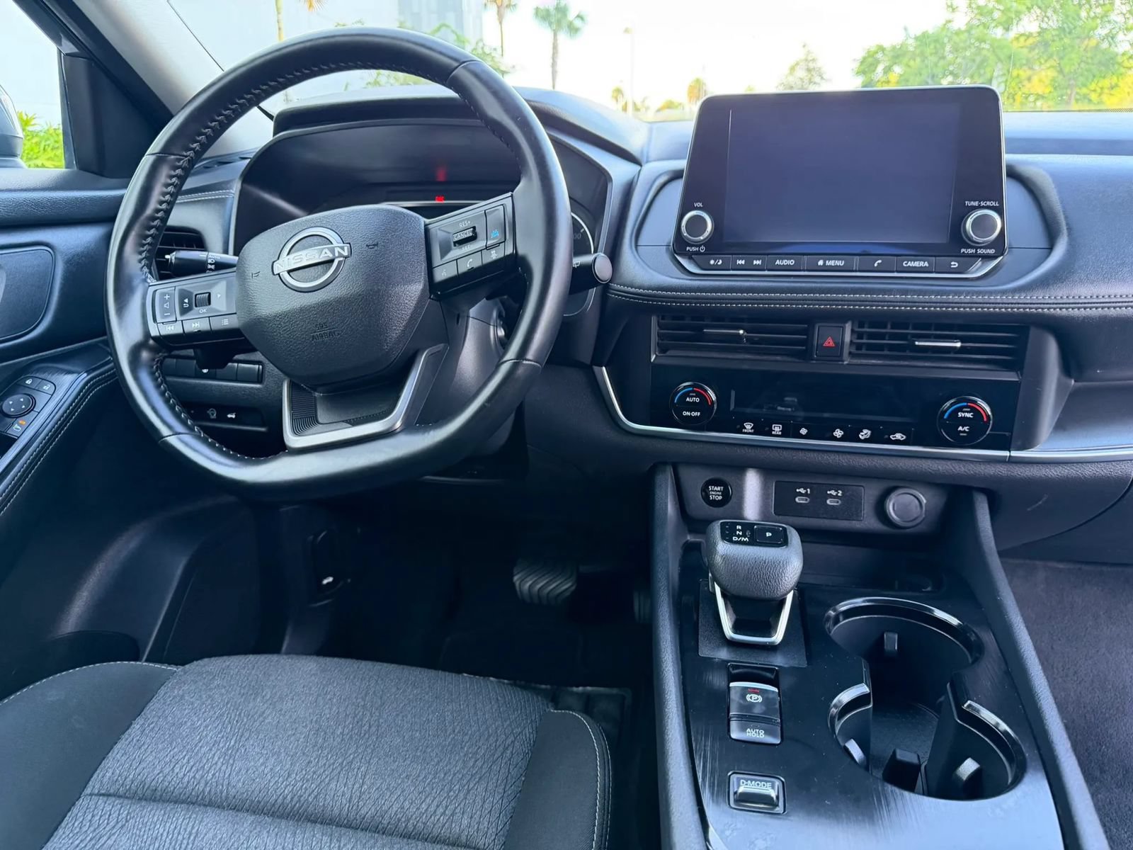 Used 2025 Nissan Rogue SV FWD image 21