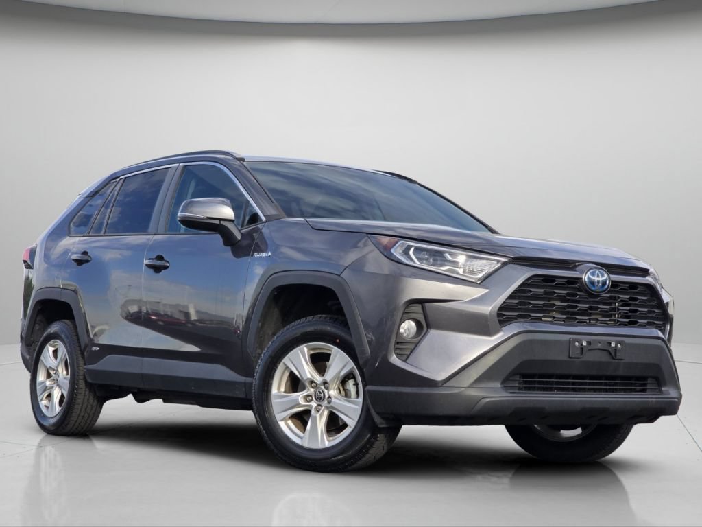 Used 2021 Toyota RAV4 XLE w/ Convenience Package AWD/4WD image 2