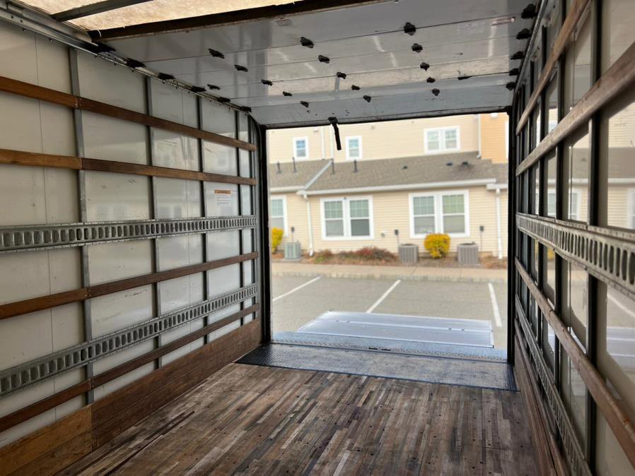 Used 2019 Isuzu NPR image 23