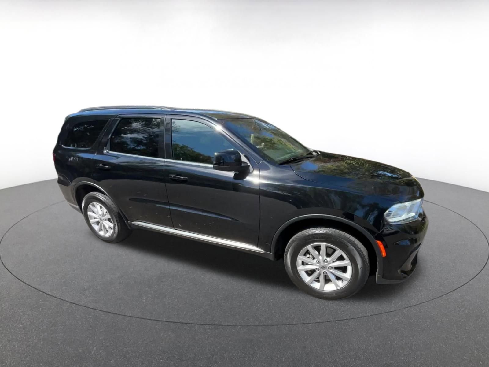 Used 2024 Dodge Durango SXT image 2