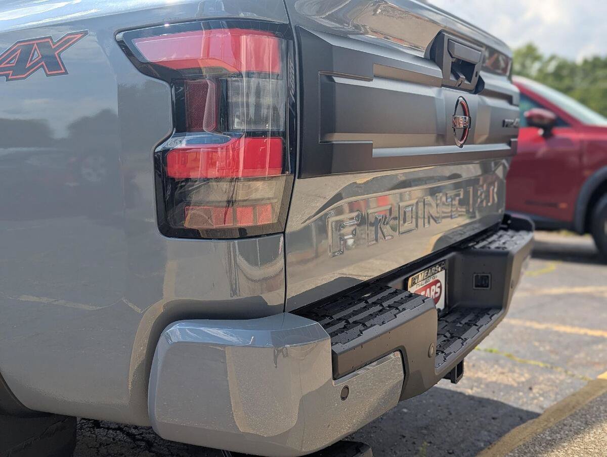 New 2026 Nissan Frontier PRO-4X w/ Tow Package AWD/4WD image 7