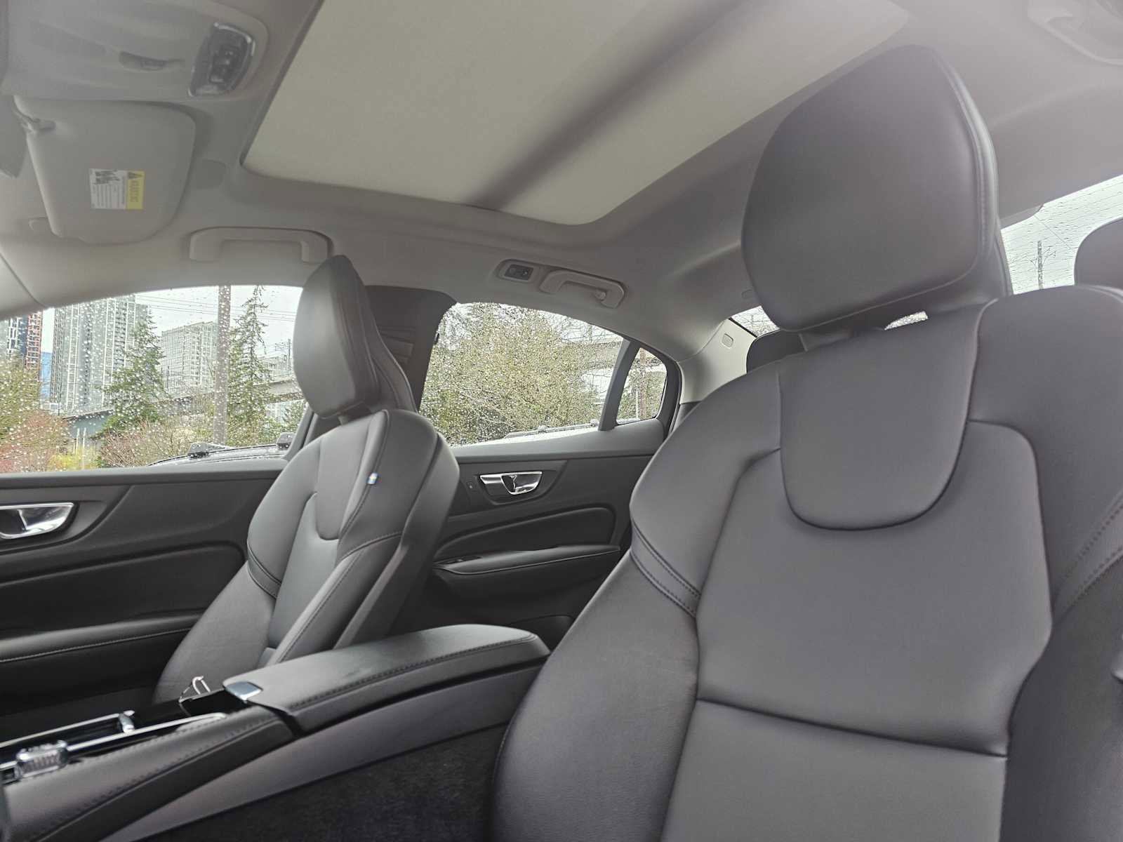 Certified 2022 Volvo S60 T8 R-Design Expression w/ Premium Package AWD/4WD image 21