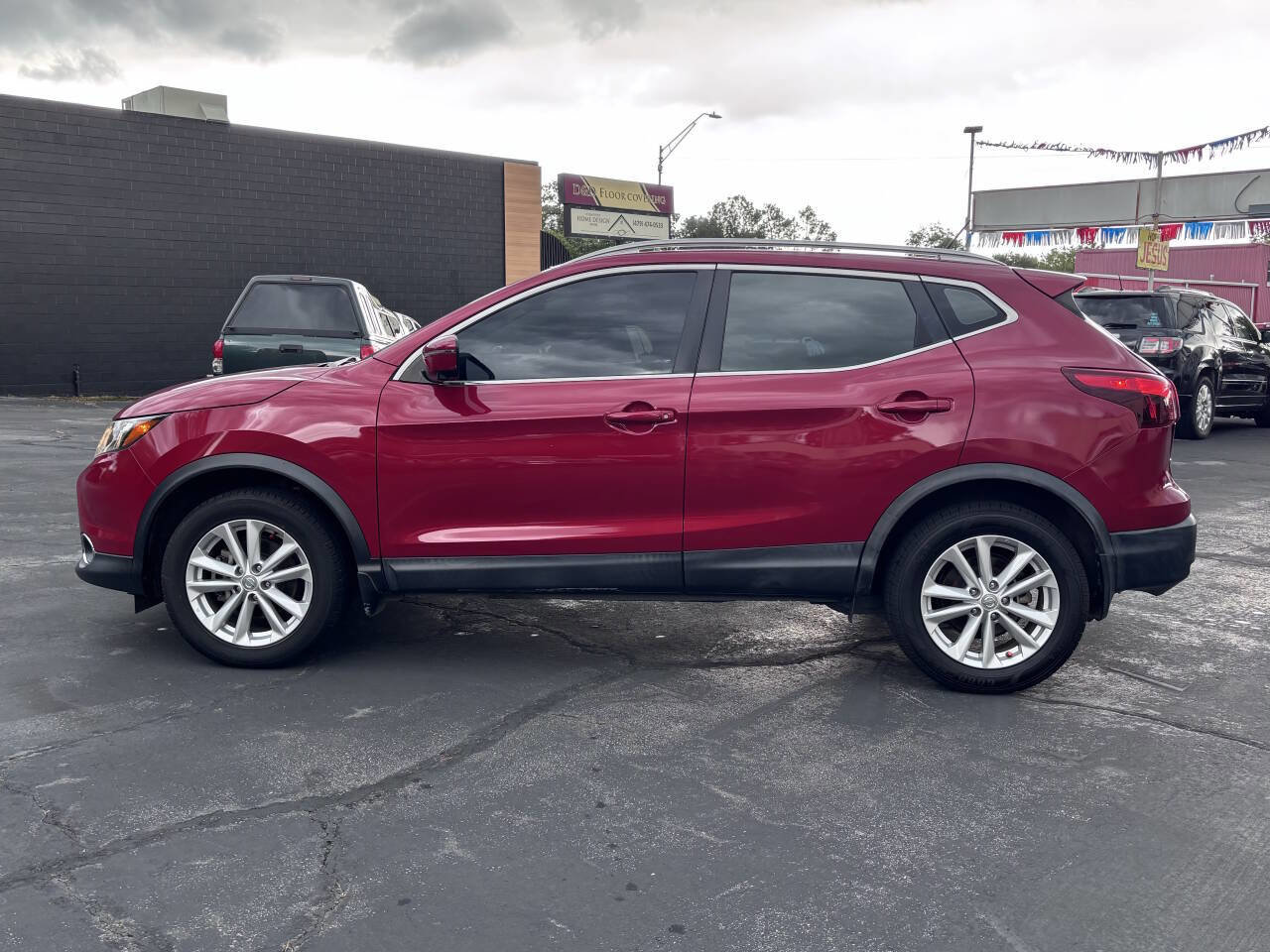 Used 2018 Nissan Rogue Sport SV w/ SV Technology Package image 1