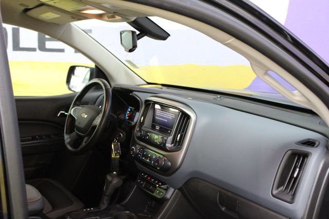 Used 2021 Chevrolet Colorado Z71 w/ Z71 Midnight Edition AWD/4WD image 12