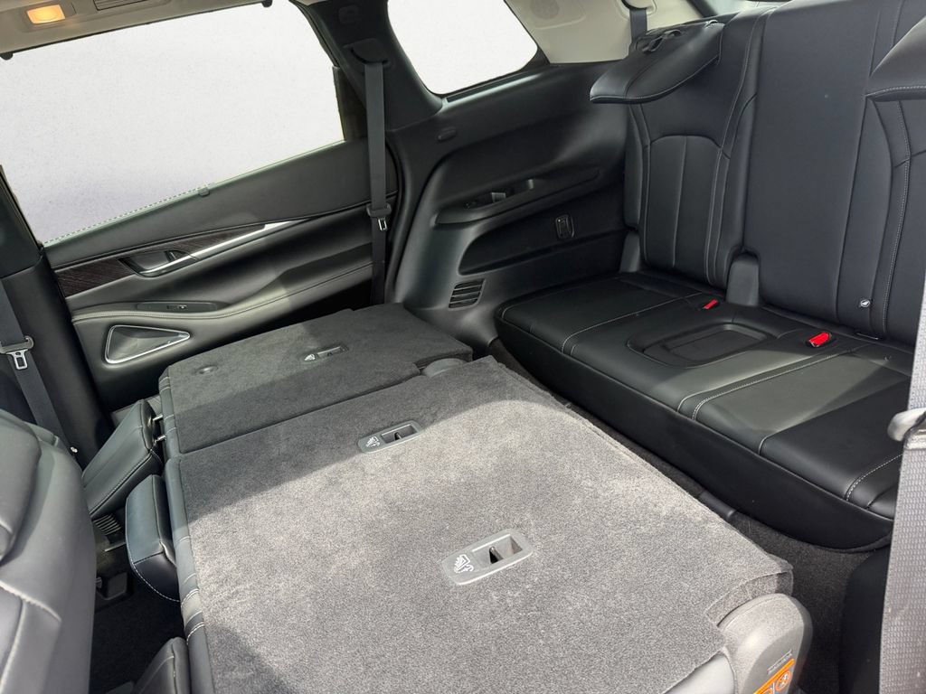 Used 2023 INFINITI QX60 Sensory AWD/4WD image 13
