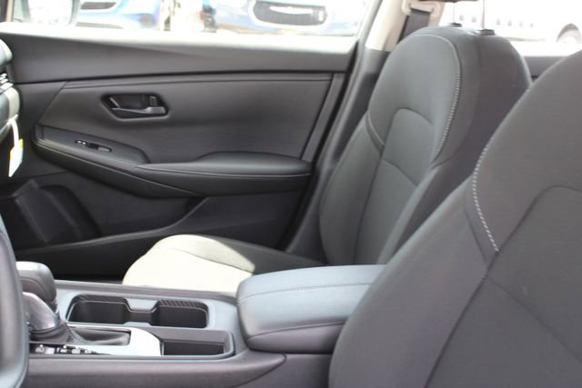 Used 2025 Nissan Sentra S image 27