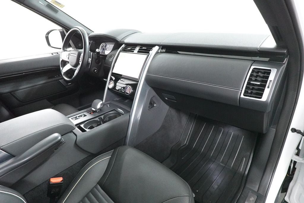 Used 2023 Land Rover Discovery Metropolitan Edition AWD/4WD image 35