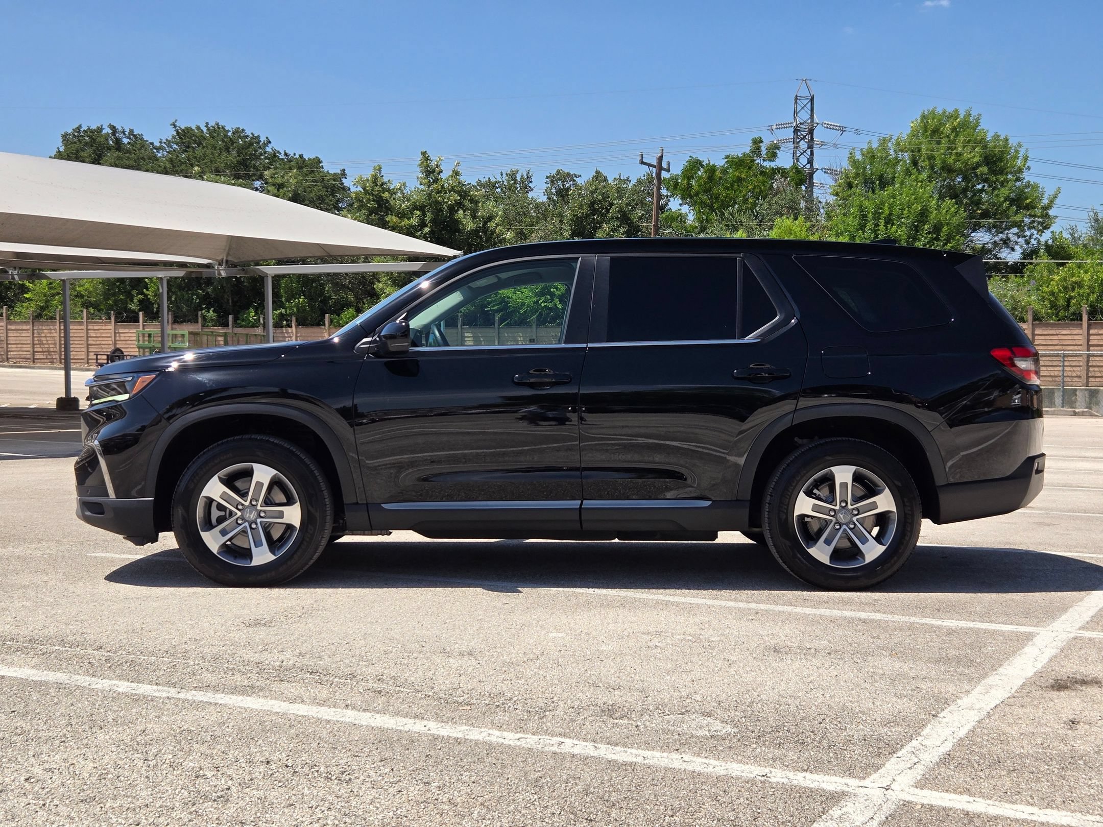Used 2025 Honda Pilot EX-L image 6