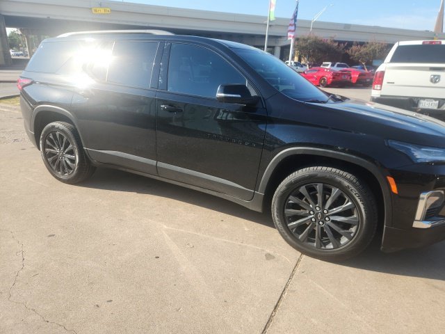 Used 2023 Chevrolet Traverse RS