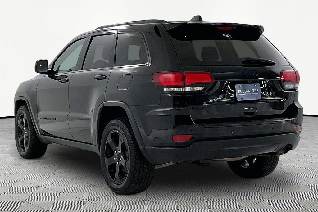 Used 2018 Jeep Grand Cherokee Laredo AWD/4WD image 4