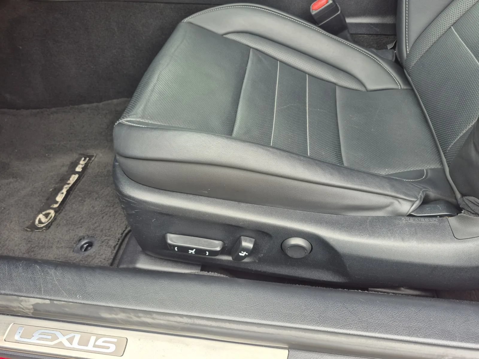 Used 2015 Lexus RC 350 w/ Luxury Package RWD image 16