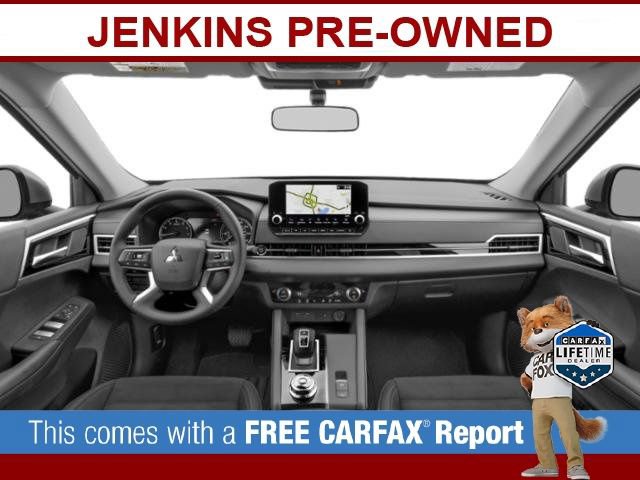 Used 2023 Mitsubishi Outlander SE image 45